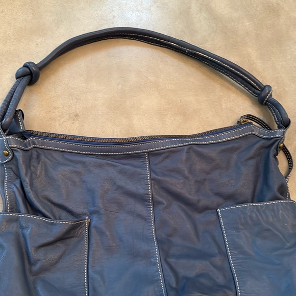 Navy blue leather shoulder bag - Picture 3 of 8